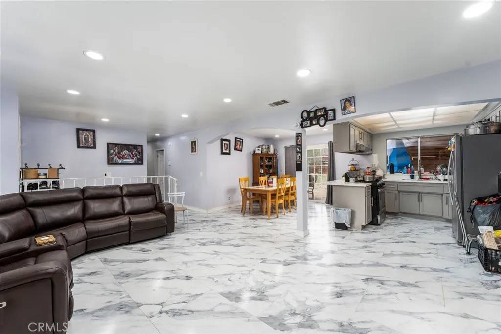 Hesperia, CA 92345,9164 Quincy Avenue