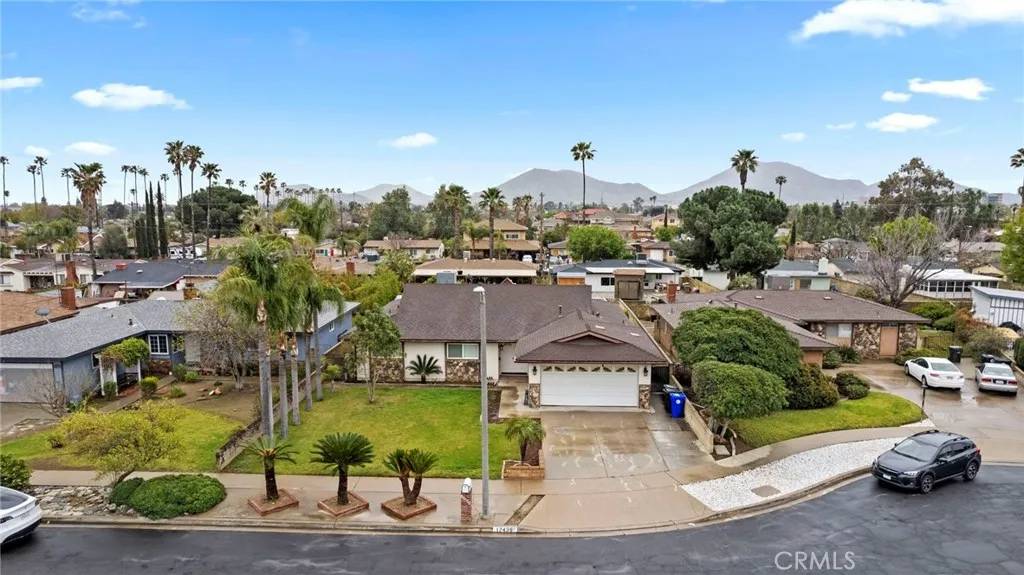 17435 Hawthorne Court, Fontana, CA 92335