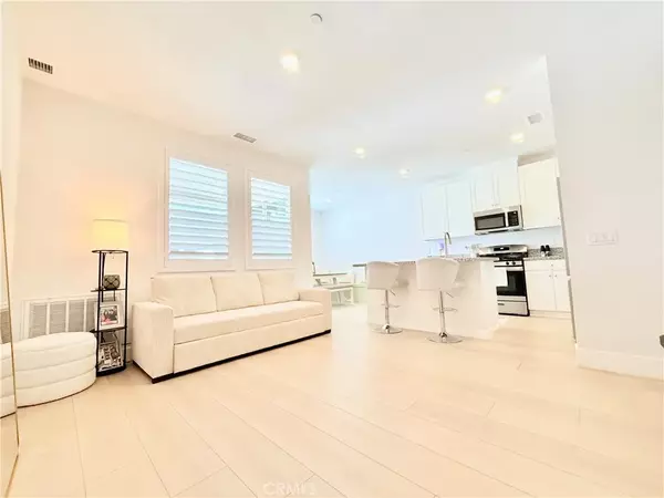 Ontario, CA 91764,1000 N Tangent Privado #303