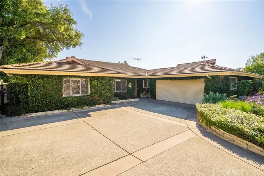 742 E Virginia Avenue, Glendora, CA 91741