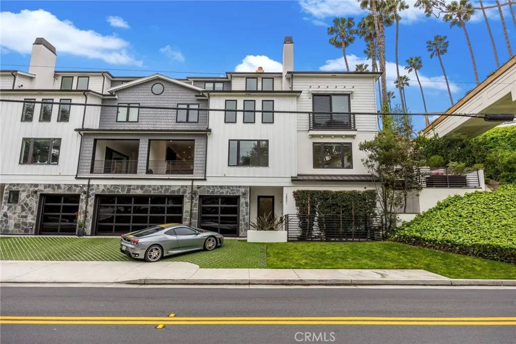 Corona Del Mar, CA 92625,2801 Bayside Drive