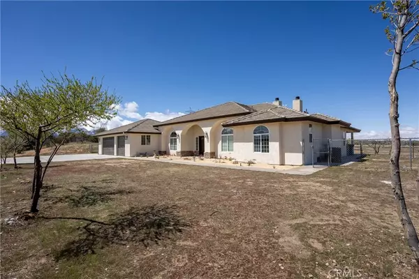 Oak Hills, CA 92344,9678 Farmington Street