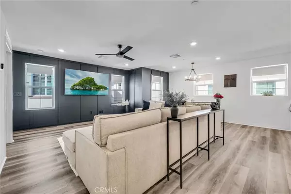 Fontana, CA 92336,15186 Ridge Lane #4