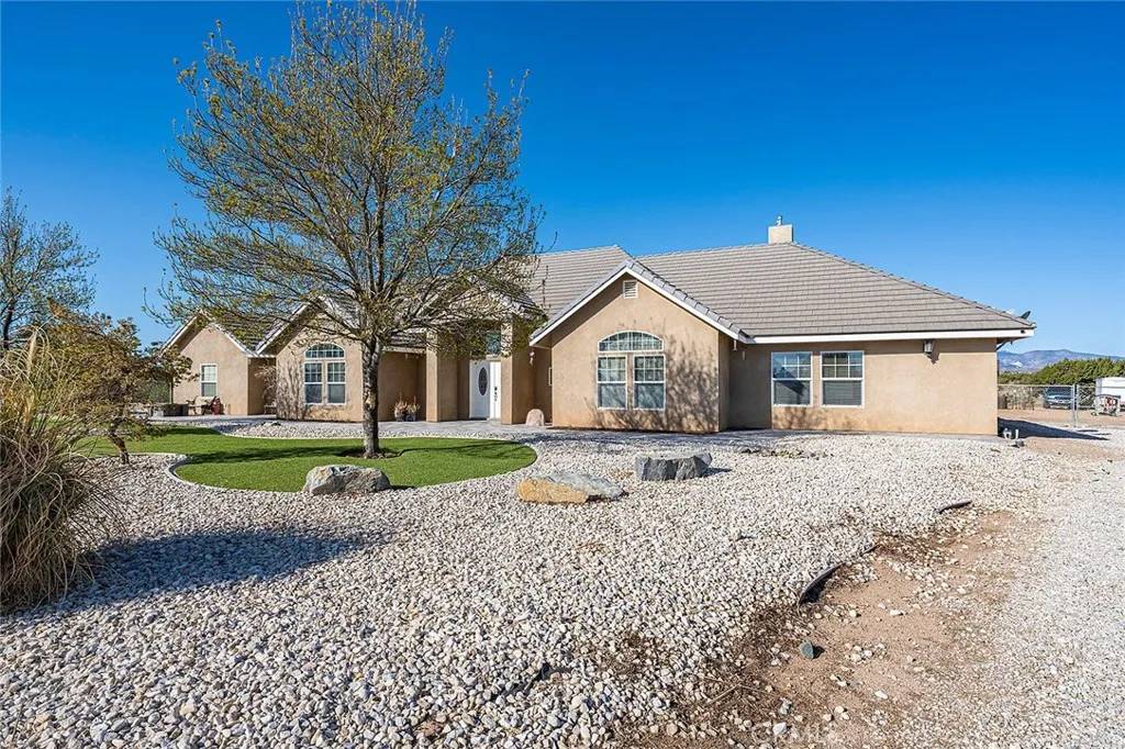 Oak Hills, CA 92344,7922 Los Palmas Drive
