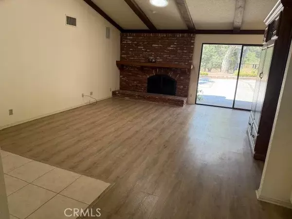 La Verne, CA 91750,7227 NE Monterey Street