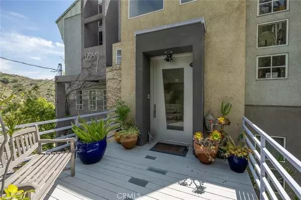Glendale, CA 91206,1667 Gladys Drive