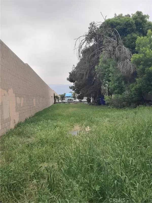San Bernardino, CA 92410,859 Vine