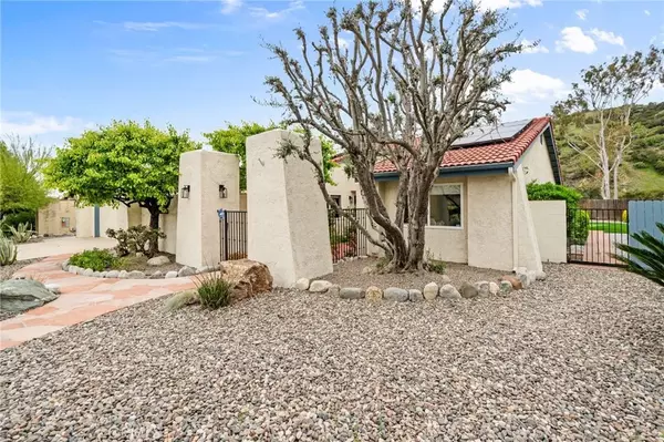 Claremont, CA 91711,2571 King Way