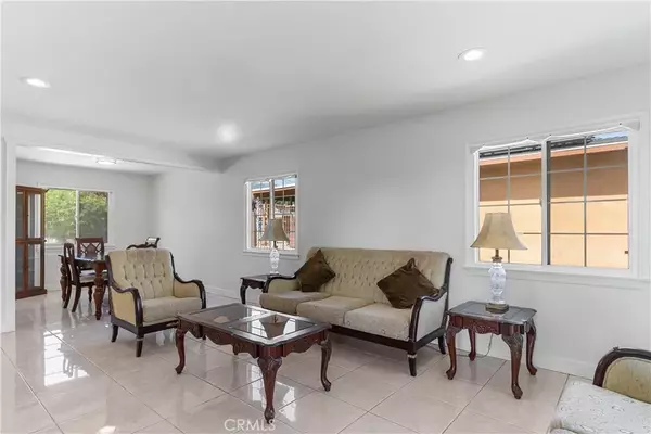 Glendora, CA 91740,2015 E Petunia Street