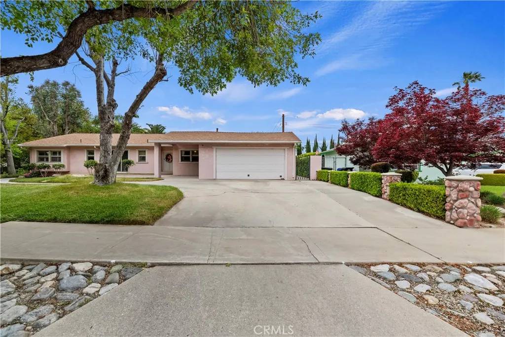 Upland, CA 91786,1327 Grove Avenue