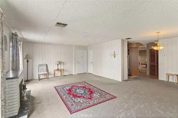 Monrovia, CA 91016,1035 E Huntington #25