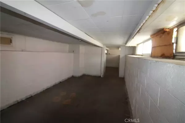 Los Angeles, CA 90044,614 W 60th Street
