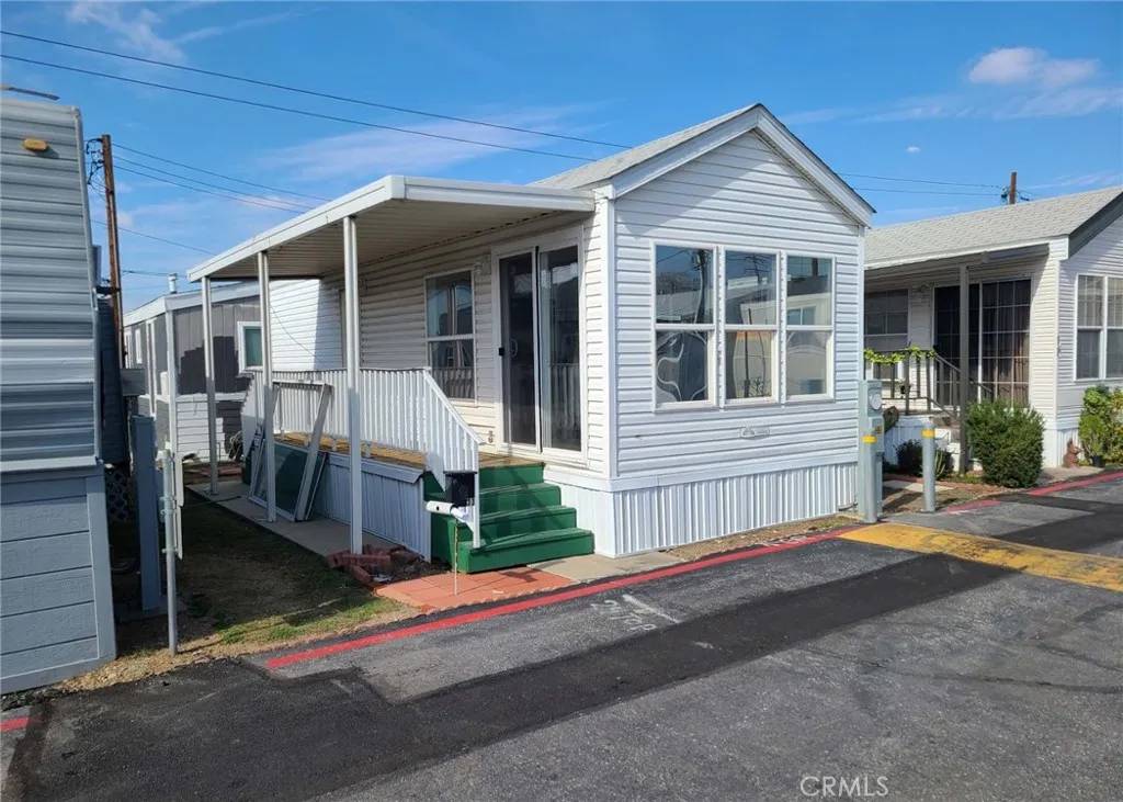 Covina, CA 91724,19548 Cypress #33