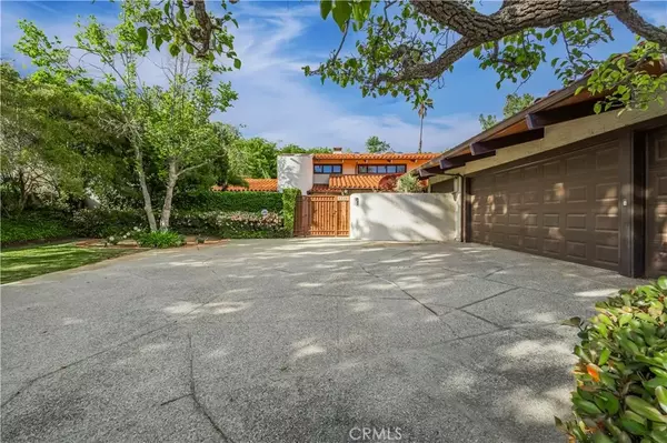 San Marino, CA 91108,1340 Oak View Avenue
