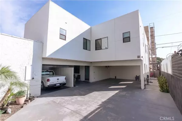 Los Angeles, CA 90039,3119 Larga Avenue