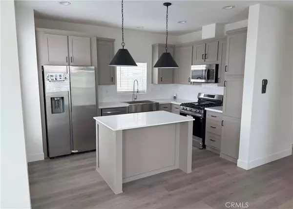 Montebello, CA 90640,630 S Maple #07