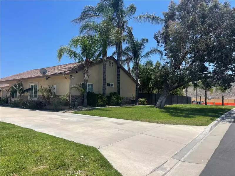 288 Carlin Lane, Riverside, CA 92507