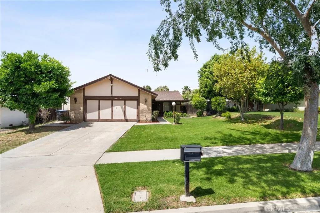 1045 Bascomb Drive, Riverside, CA 92507