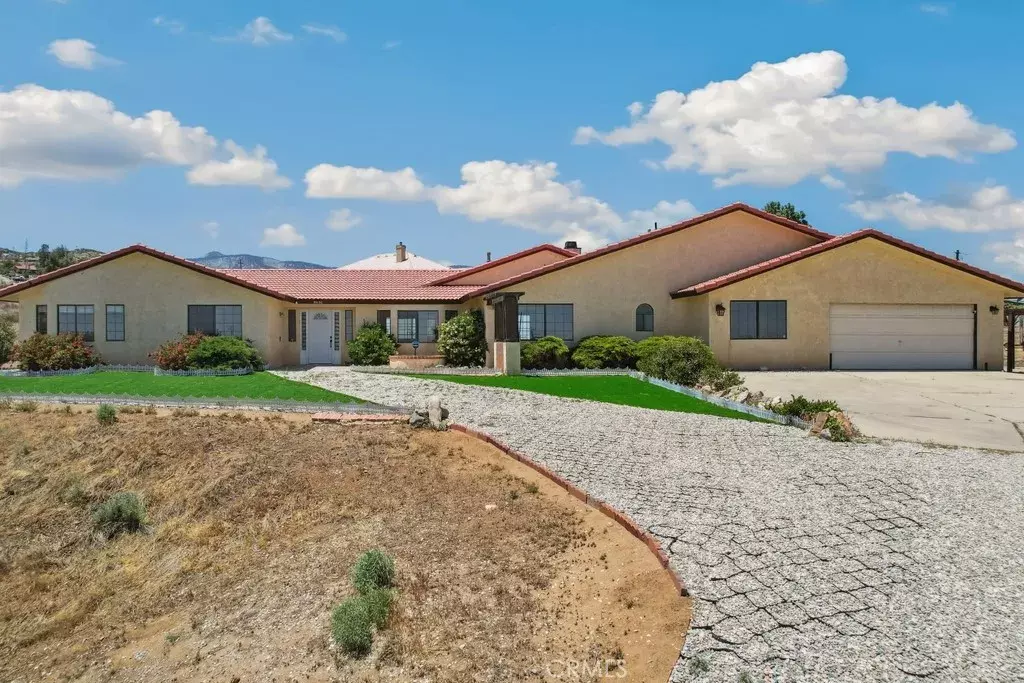 Phelan, CA 92371,8636 Riggins Road