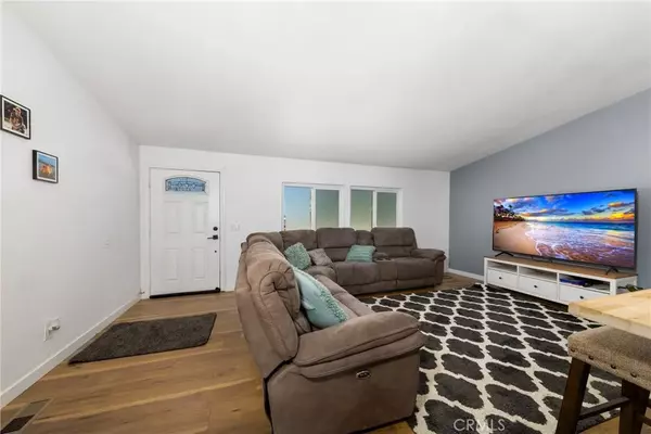 Palmdale, CA 93591,38448 95th Street East