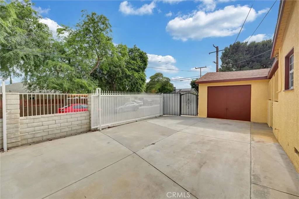 San Bernardino, CA 92405,2804 Serrano Road