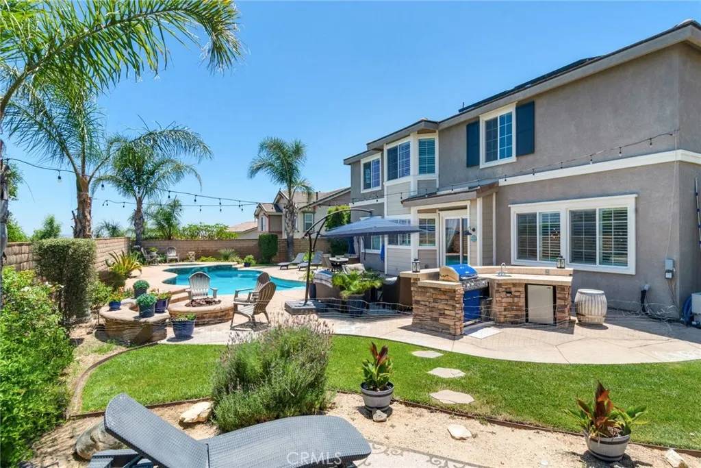 4765 Falconview Court, Fontana, CA 92336