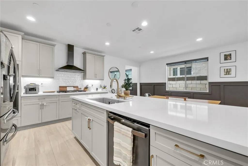 5321 Prato Lane, Fontana, CA 92336