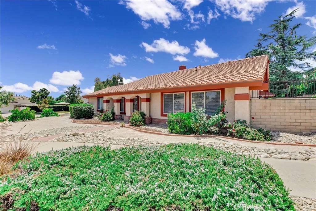383 Andover Drive, Claremont, CA 91711