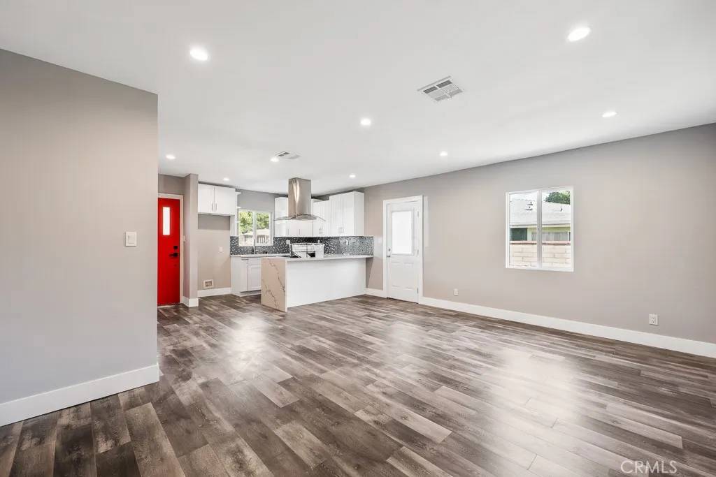 Reseda, CA 91335,7719 Nestle Avenue