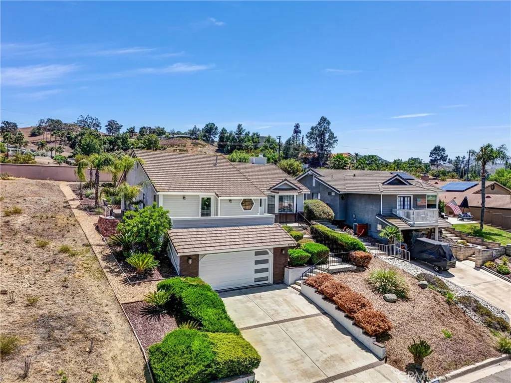 30998 Emperor Drive, Canyon Lake, CA 92587