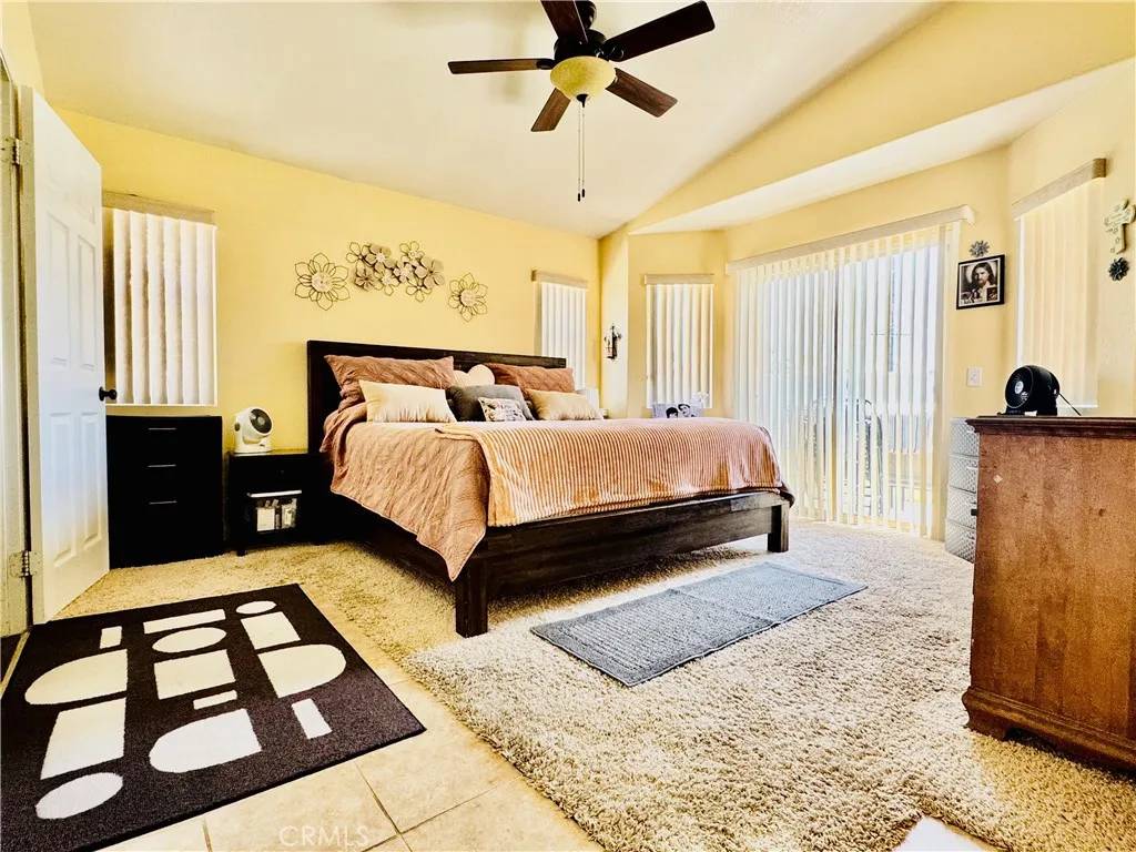 Hesperia, CA 92344,8925 FALLBROOK Court