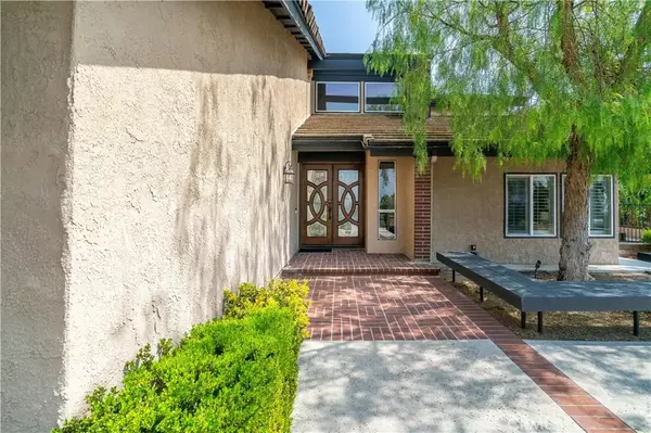 San Dimas, CA 91773,990 Calle Serra