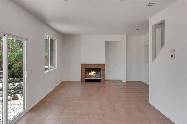 Victorville, CA 92392,13145 Falcon Trail