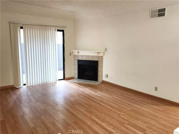 Diamond Bar, CA 91765,22790 Lakeway Drive #461