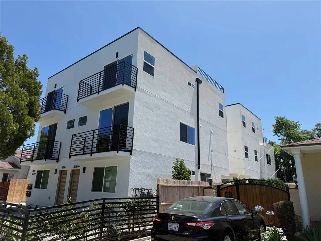 5836 Ernest Avenue, Los Angeles, CA 90034