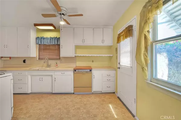 Glendora, CA 91741,833 W Orangepath Street
