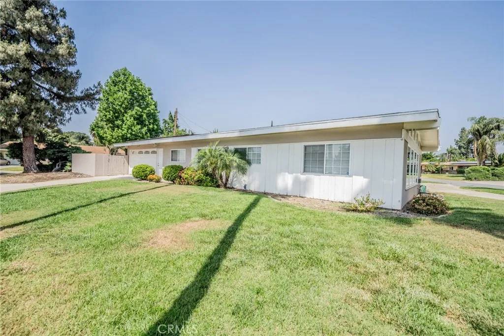 Rialto, CA 92377,5716 Magnolia Avenue