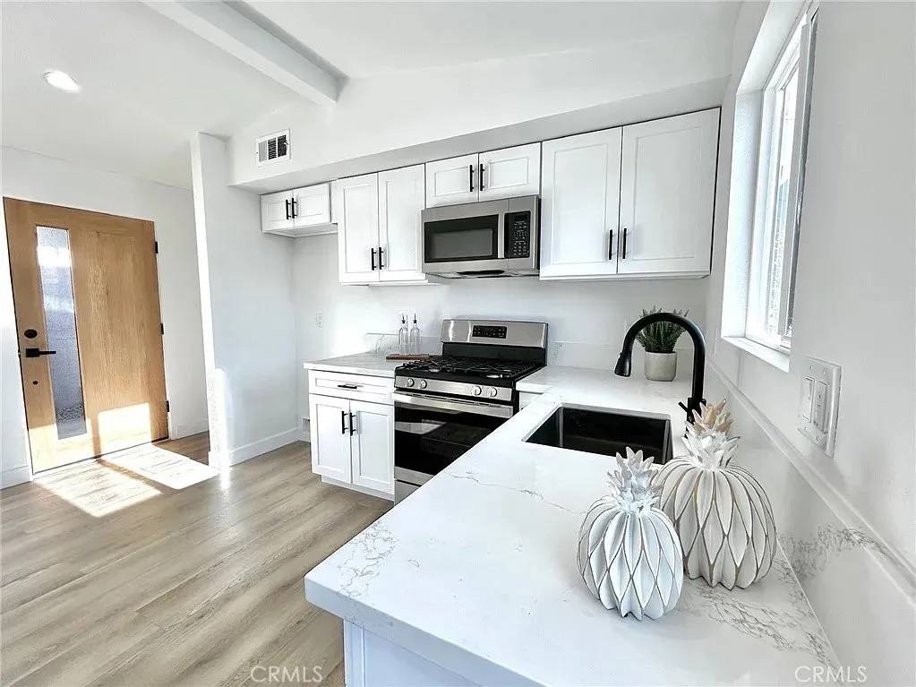 Sylmar, CA 91342,13186 Herron Street