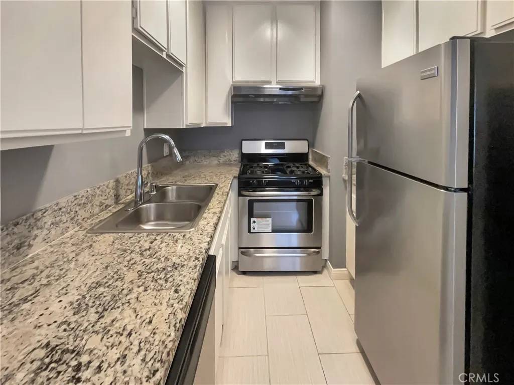 Sherman Oaks, CA 91411,14560 Clark Street #202