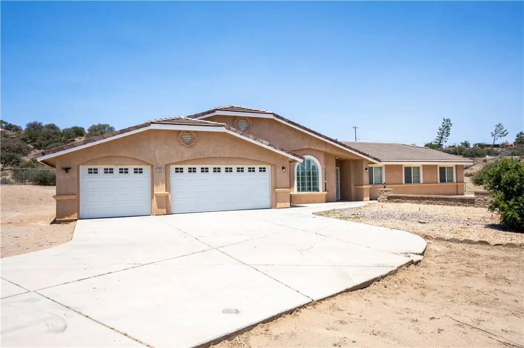 7122 Aster Road, Oak Hills, CA 92344