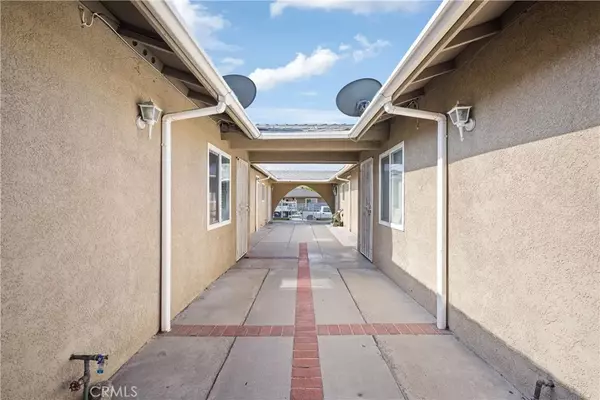Rialto, CA 92376,540 W Shamrock Street