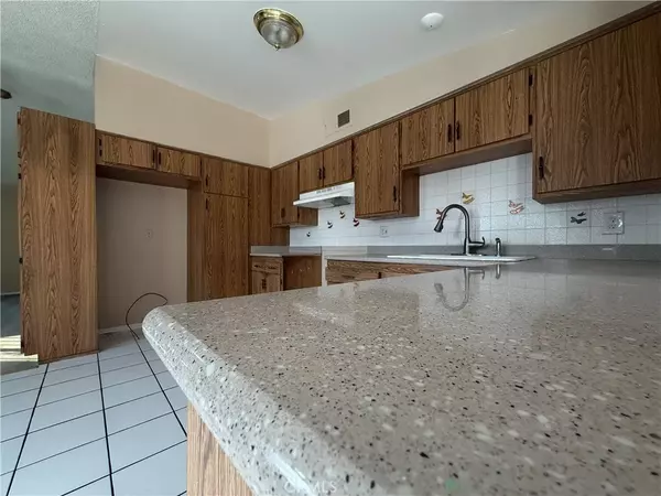 Rialto, CA 92376,941 S Sycamore Avenue