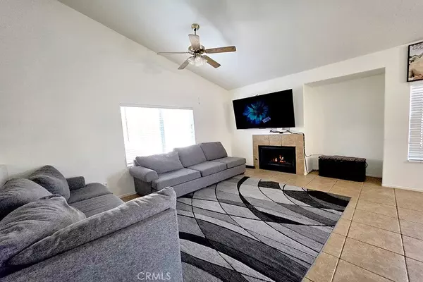 Victorville, CA 92392,13048 Evanston Street