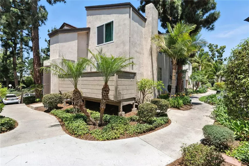 Santa Ana, CA 92701,1310 Cabrillo Park Drive #J