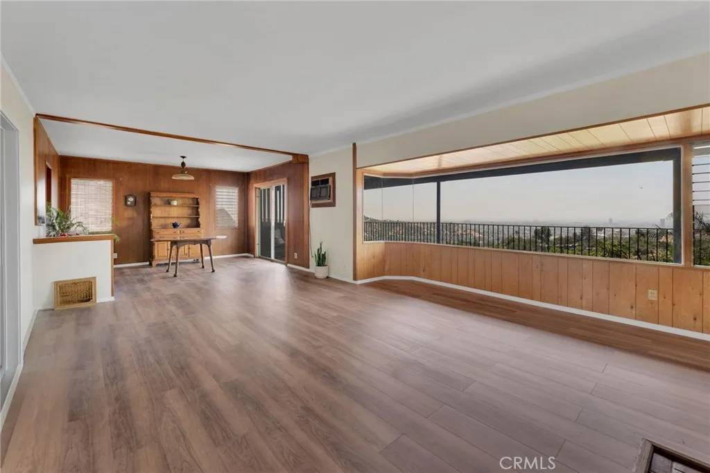 Los Angeles, CA 90065,585 W Avenue 46