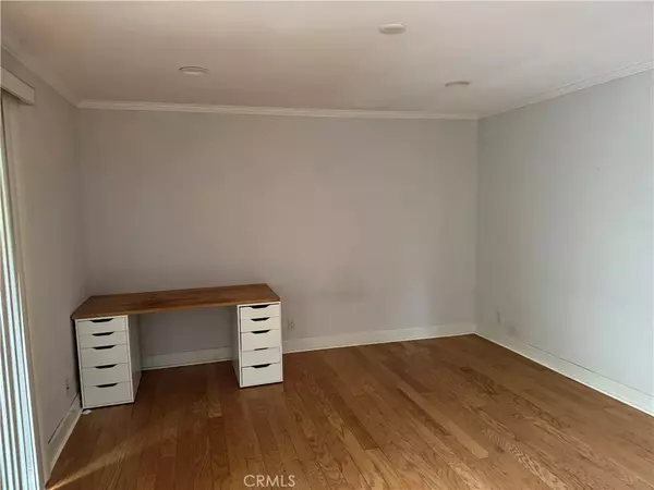 La Jolla, CA 92037,8515 Villa La Jolla Drive #B