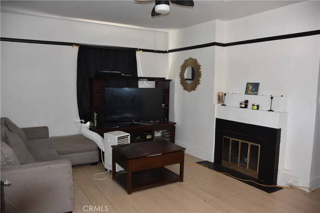 Los Angeles, CA 90042,5318 Irvington Place
