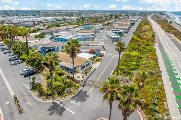 Carlsbad, CA 92011,6536 Oceanview Drive #T