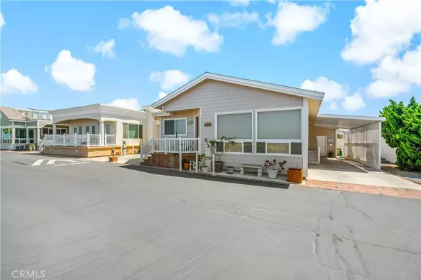 Carlsbad, CA 92011,6536 Oceanview Drive #T