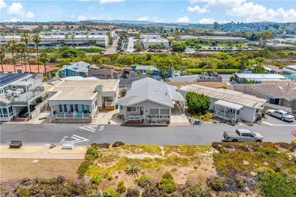 Carlsbad, CA 92011,6536 Oceanview Drive #T